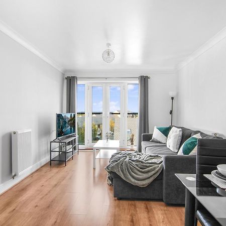 Onsitestays - Cosy 2-Bedroom Apartment With Free Parking, Wi-Fi & London Links Northfleet Exterior foto